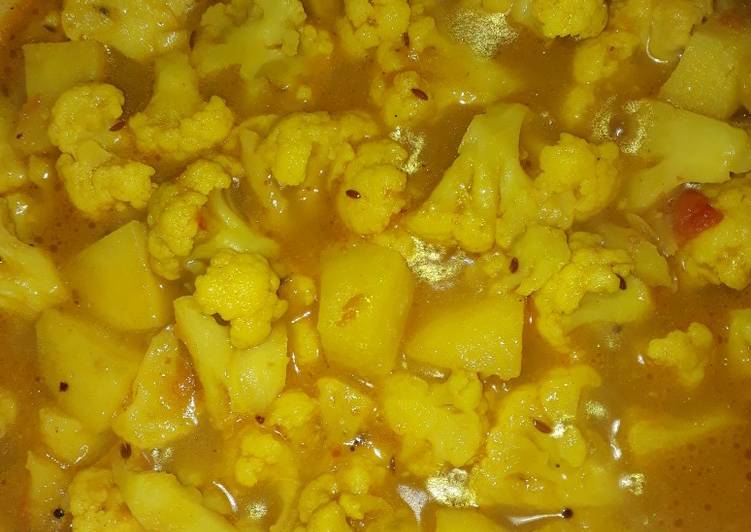 Cauliflower potatoes curry