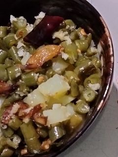 फरसबीची तळासणी (Farasbi Chi Bhaji Recipe In Marathi) रेसिपी चे मुख्य फोटो