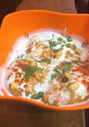 A picture of Dahi vada.