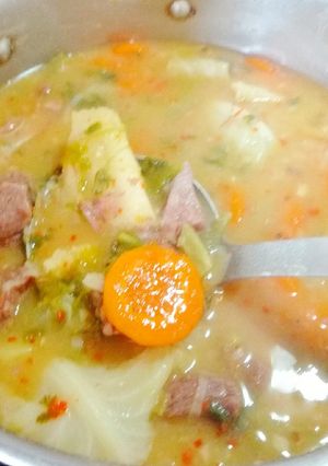 Una foto de Sopa de Carne, Arvejas y Verduras