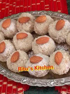 नारियल लड्डू (Nariyal laddu recipe in hindi) रेसिपी मुख्य फोटो
