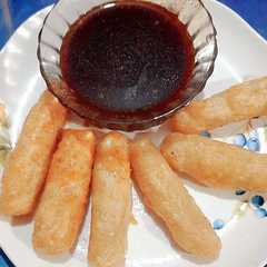 A picture of Pempek ikan dori.