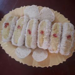 A picture of Chum chum and rasgulla.