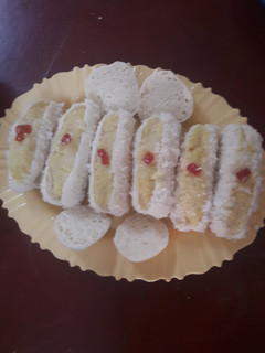 A picture of Chum chum and rasgulla.