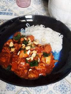 Una foto de Pollo Thai con anacardos