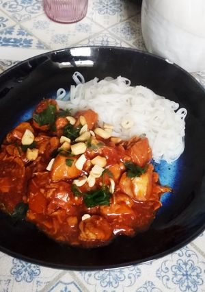 Una foto de Pollo Thai con anacardos