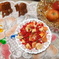 A picture of Apple fruit chaat.