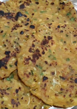 A picture of Healthy Mixed Vegetable Parathe.