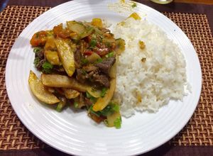 Una foto de Lomito saltado!