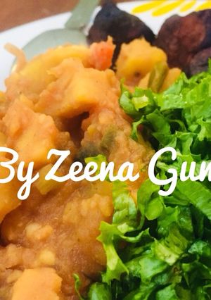 A picture of Sweet Potato Porridge With Plantain And Lettuce.
