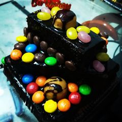 A picture of Eggless chocolate Brownie cake.