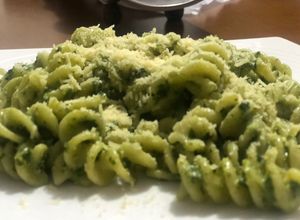 Una foto de Pasta en salsa pesto
