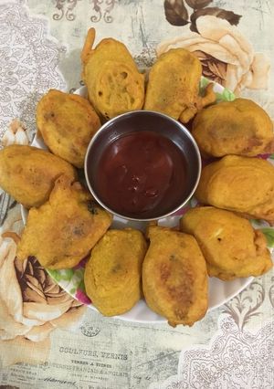 A picture of Egg Pakodas.