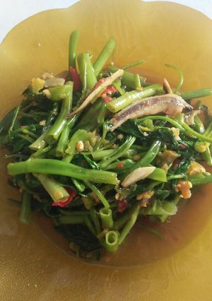Foto resep Tumis kangkung ikan teri pedas