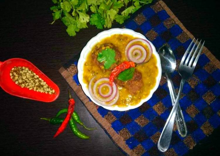Recipe of Speedy Moong daal tadka with vadi