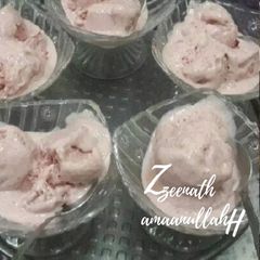 A picture of Strawberry Ice-cream.