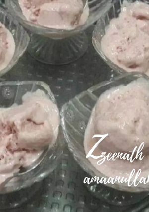 A picture of Strawberry Ice-cream.