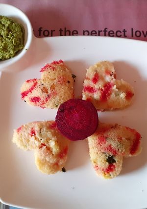 A picture of Instant Rawa-Beetroot Idlis.