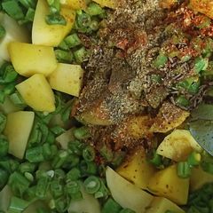 A picture of Beans and potato vegetable.