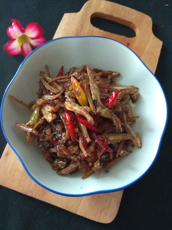 Cara Mudah Menyiapkan Resep Tumis Teri Pedas Manis yang Uenak Anti Ribet, Bisa Manjain Lidah