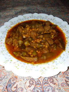 عکسی از دستور خورشت بامیه با گوشت قلقلی