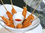 Una foto de brocheta de aperitivo