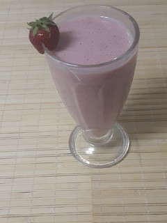 Una foto de Batido de fresa y yogur