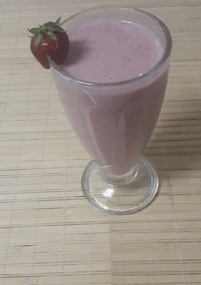 Una foto de Batido de fresa y yogur