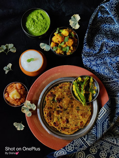 પાલક મેથી થેપલા (Palak Methi Thepla Recipe in Gujarati) રેસીપી મુખ્ય ફોટો