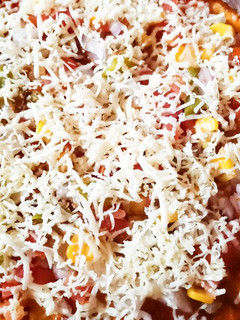 इटालियन पिज़्ज़ा (italian pizza recipe in hindi) रेसिपी मुख्य फोटो
