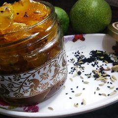 A picture of Sweet mango pickle.