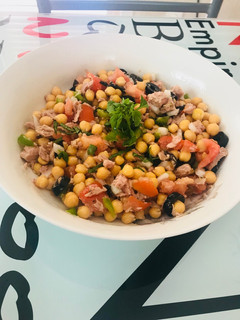 Una foto de Ensalada de Garbanzos