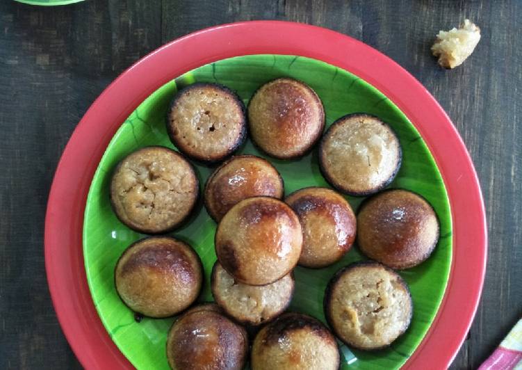 Steps to Prepare Perfect Goad Aappe (Sweet Rice Paniyarams In NKGSB Style)