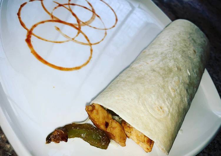 Deliciosas y fáciles fajitas de verdura y pollo.Encantara tanto a grandes como a chicos