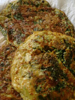 Una foto de Tortitas de acelgas y calabacitas. ॐ