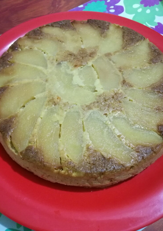 Una foto de Torta invertida de manzana. Sin harinas, sin azúcar 😜