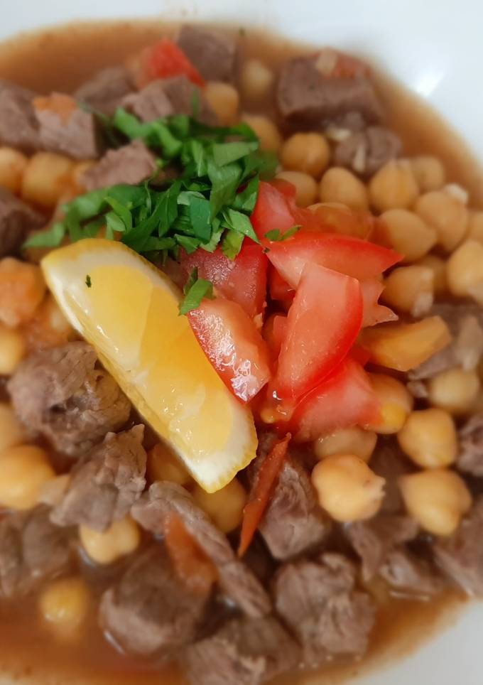 Мясо с нутом