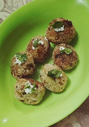 A picture of Paneer Potato balls.