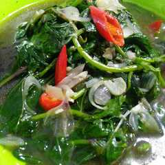 รูปของ Tumis Daun Ketela atau daun ubi