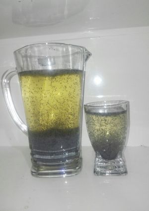 عکسی از دستور عرق بیدمشک با مخلوط تخم شربتی