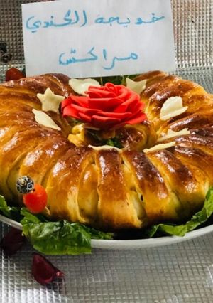 صورة لوصفة بريوش مالح بالطون والفلافل الملونة والجبن