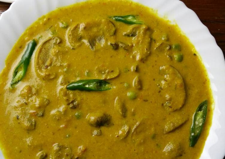 Mushroom matar masala