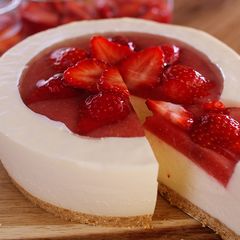 A picture of No-Bake Strawberry Cheesecake.