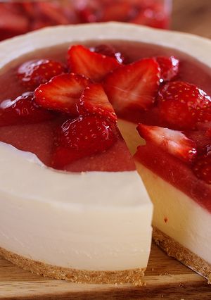 A picture of No-Bake Strawberry Cheesecake.