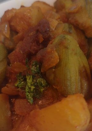 আলু পটলের ডালনা (Aloo potoler dalna recipe in Bengali) রেসিপির প্রধান ছবি