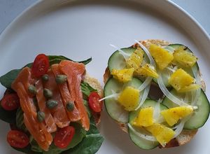 Una foto de Gravlax de salmón