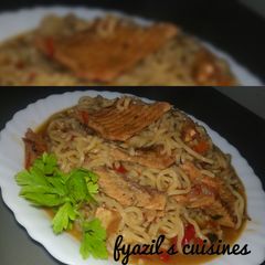 A picture of Indomie jollof.