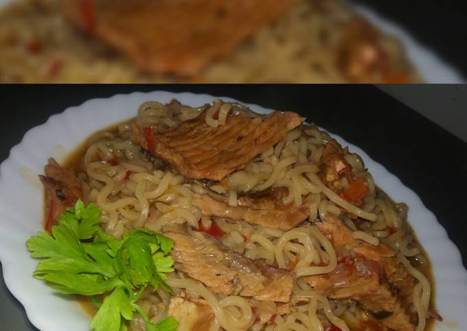 Indomie jollof Recipe by Salamatu Mai Kyari (fyazil's Cuisines) - Cookpad
