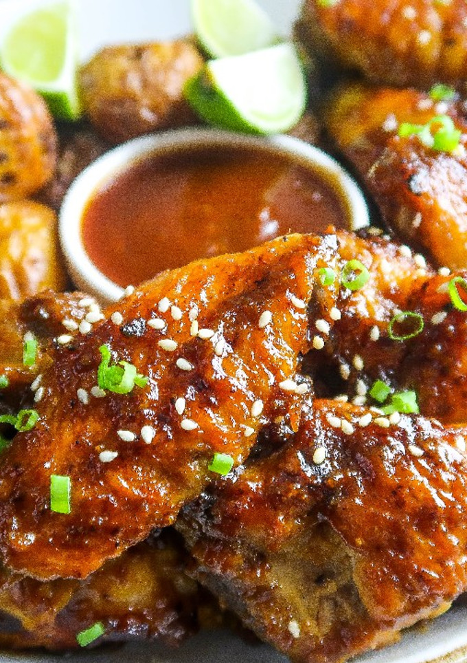 Una foto de Alitas en salsa bbq de maracuyá 🍗🍗🍗