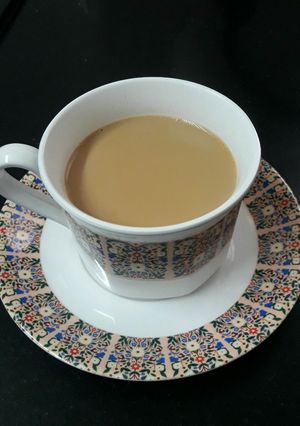 મસાલા ચા (Masala Tea Recipe In Gujarati) રેસીપી મુખ્ય ફોટો